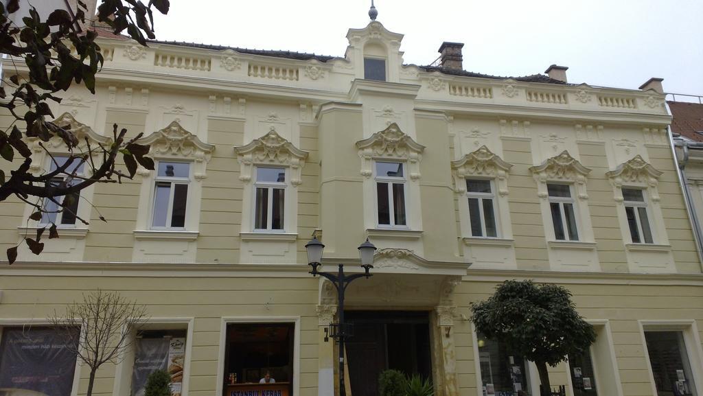 גיור Baross Boutique Apartman מראה חיצוני תמונה